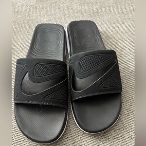 Nike slides